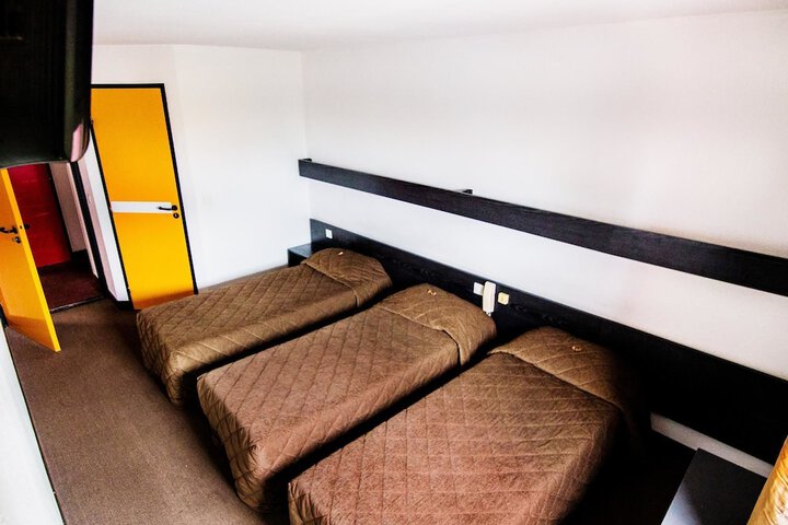 Room 11 of 38