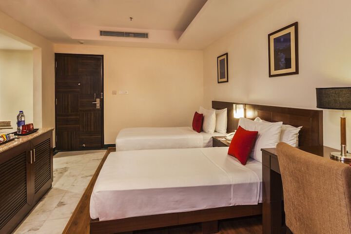 Room 8 of 27