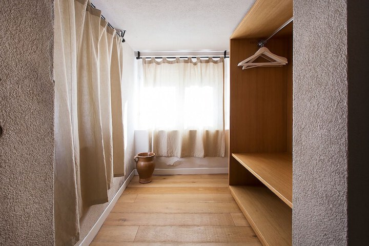 Room 15 of 104