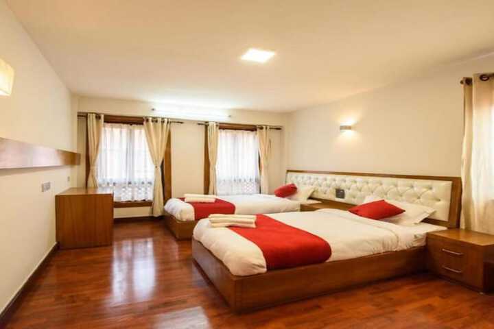 Room 7 of 12