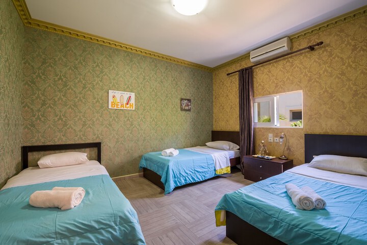 Room 17 of 42