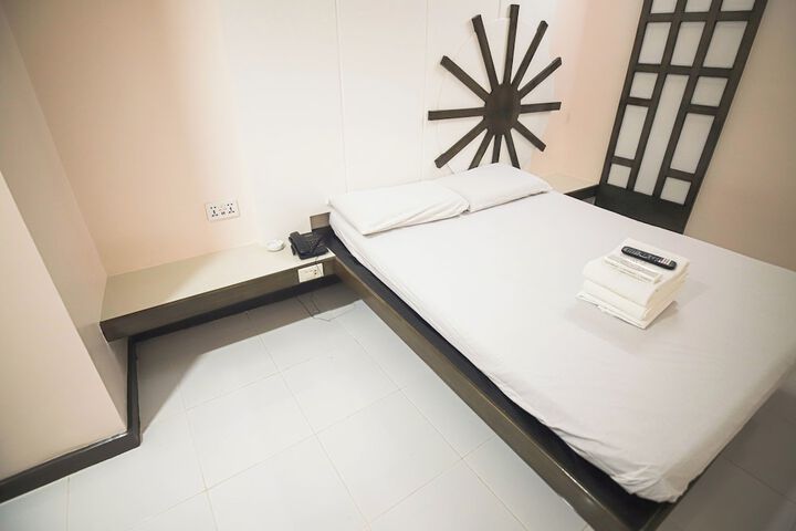 Room 40 of 53