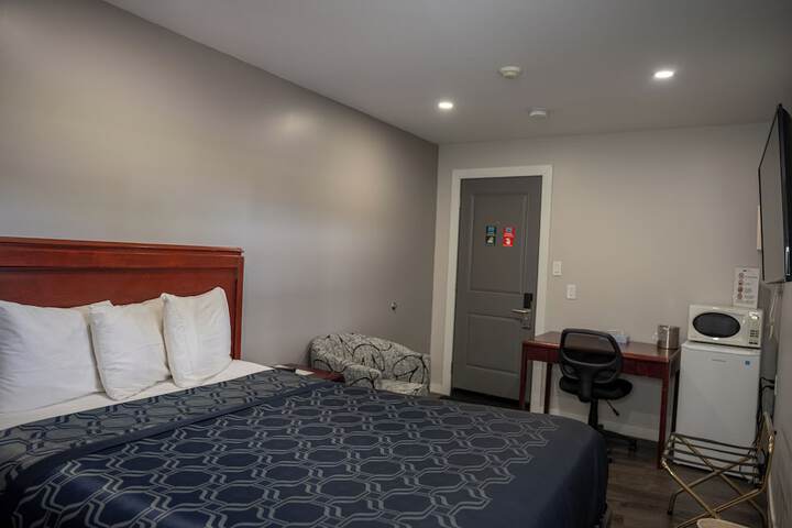 Room 8 of 38