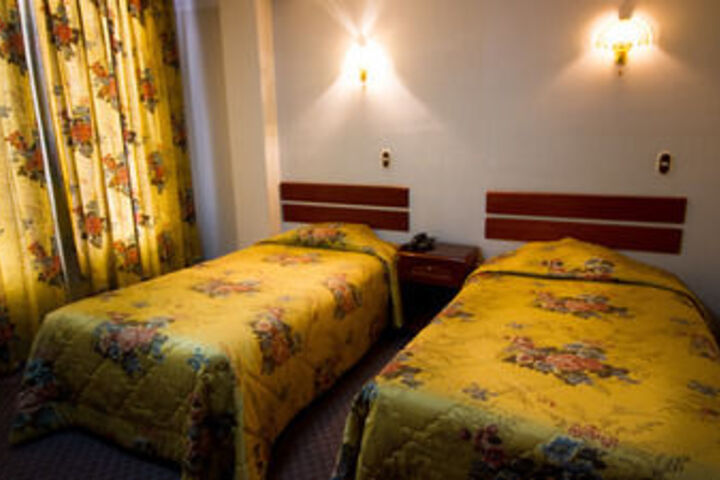 Room 8 of 19