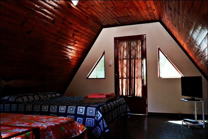 Room 4 of 68