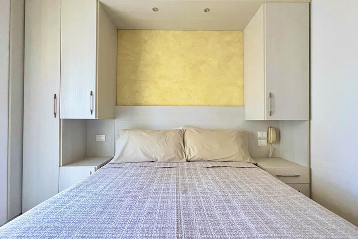 Room 7 of 87