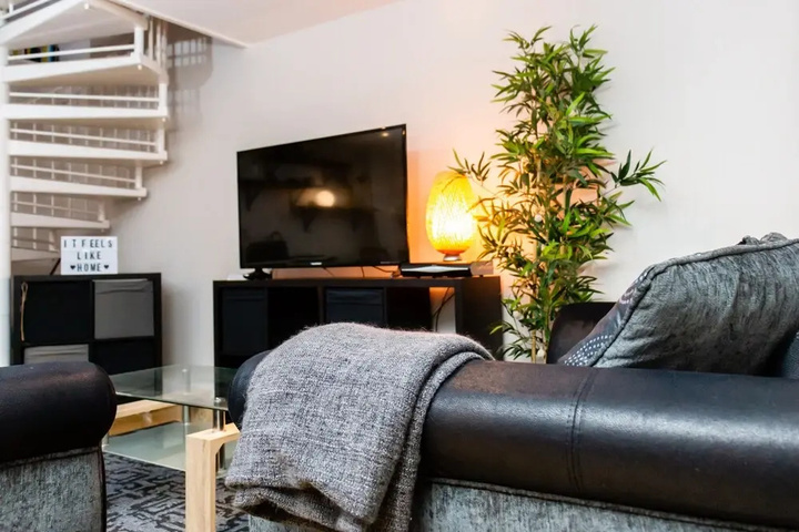 Cosy 2-bed House