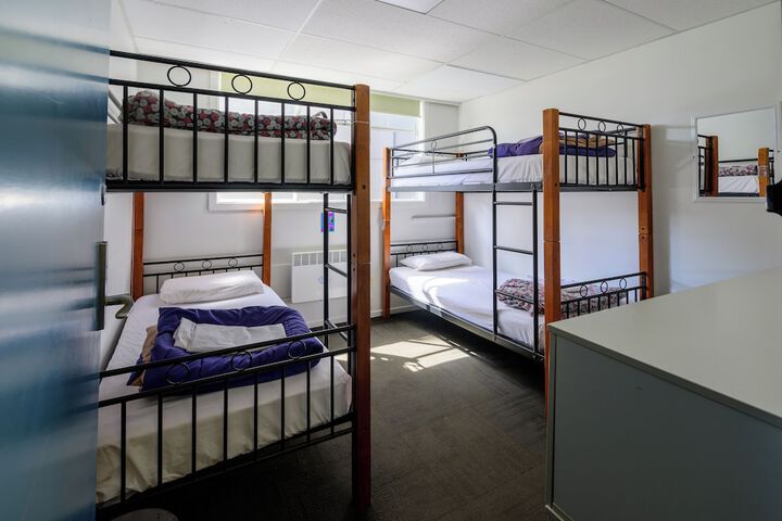 Room 28 of 106