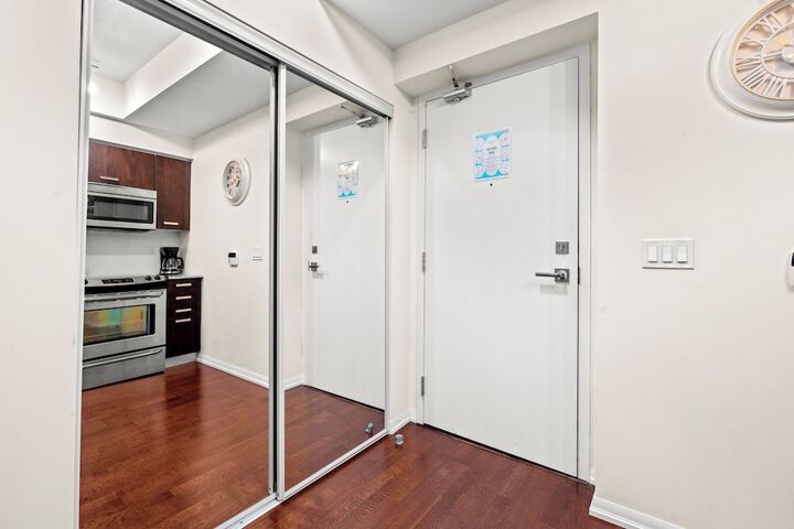 Room 102 of 195