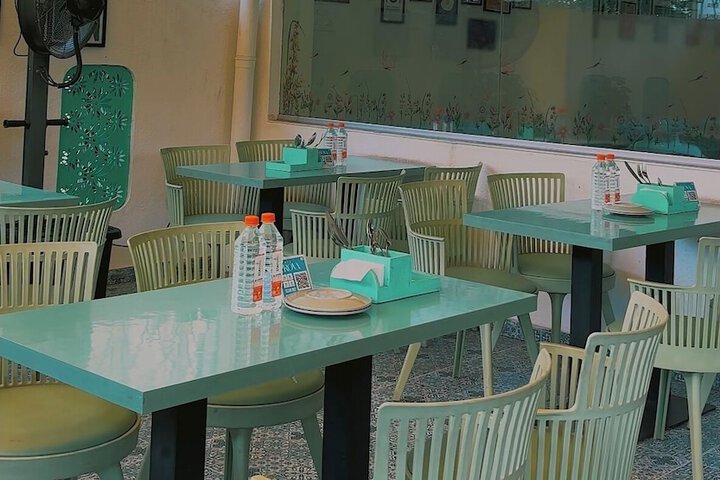 Dining 32 of 47