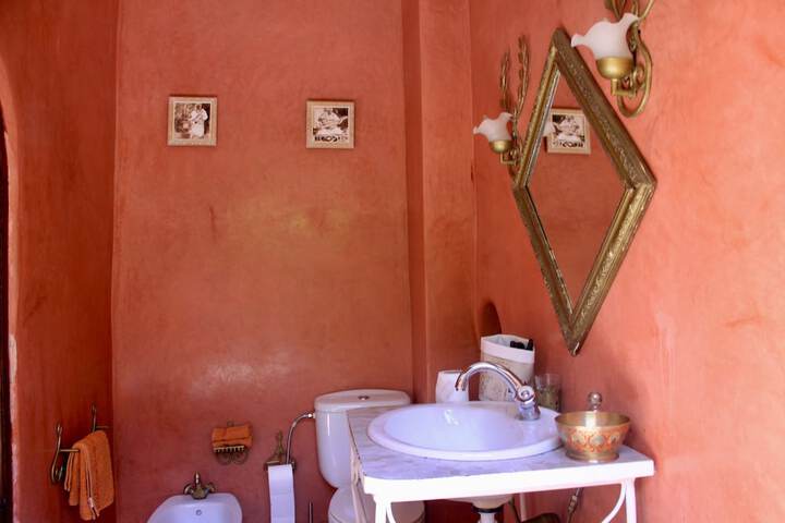 Room 18 of 32