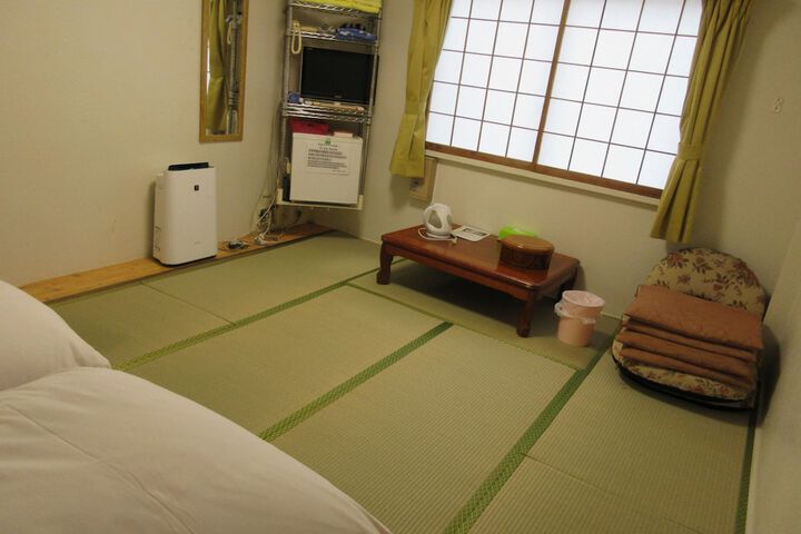 Room 9 of 23