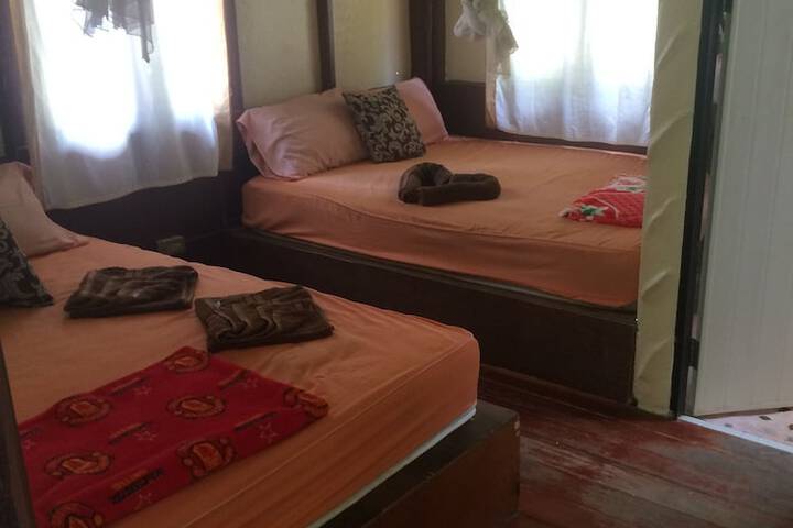 Room 3 of 87