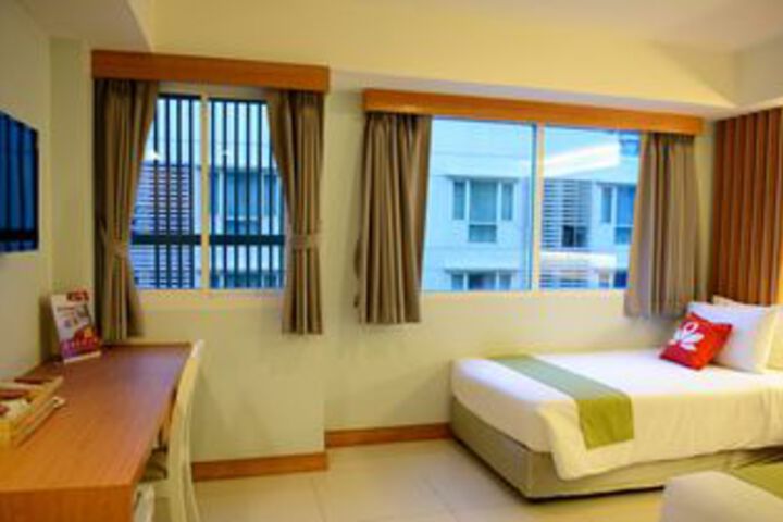 Room 4 of 26