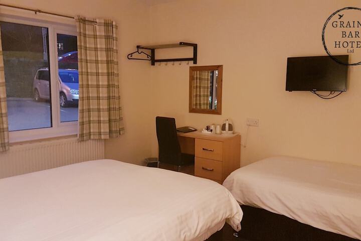 Room 5 of 147