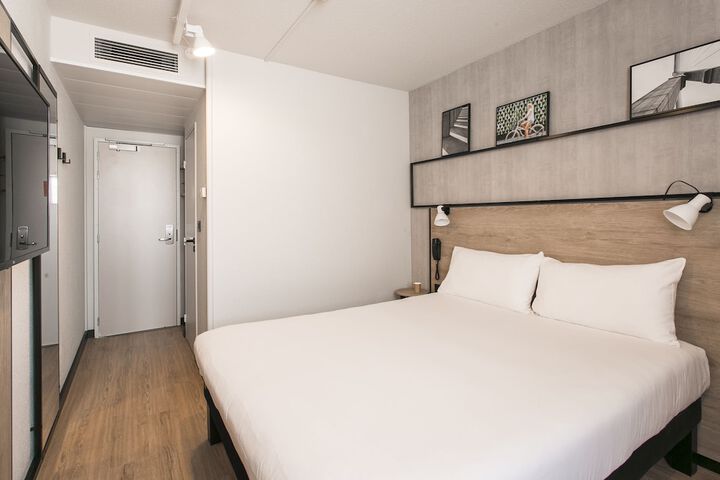 Room 14 of 134