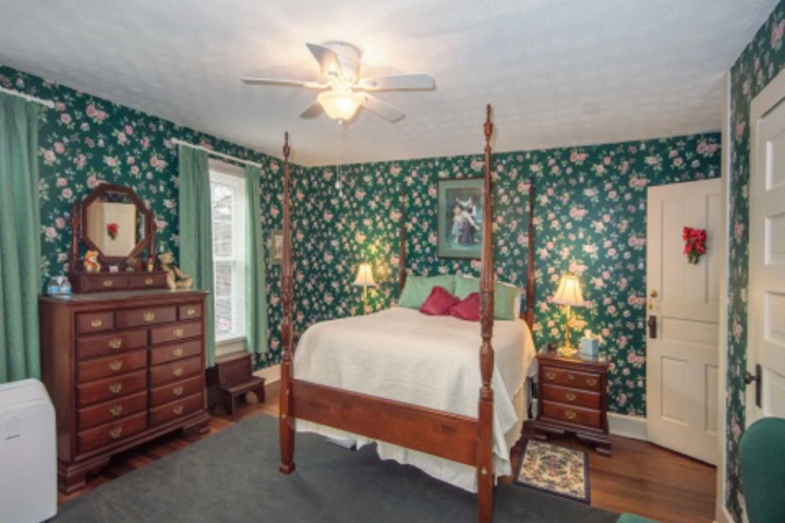 Room 36 of 84
