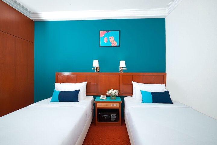 Room 6 of 23