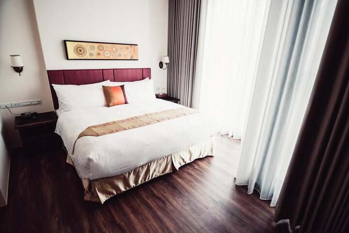 Room 13 of 80