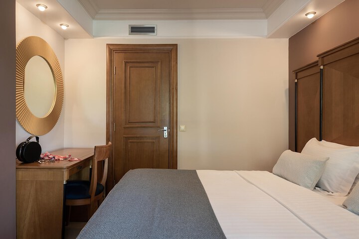 Room 58 of 166