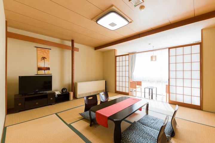 Room 10 of 84