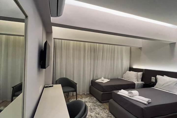Room 11 of 21