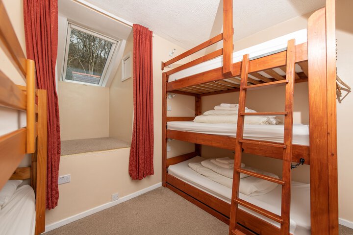 Room 17 of 46