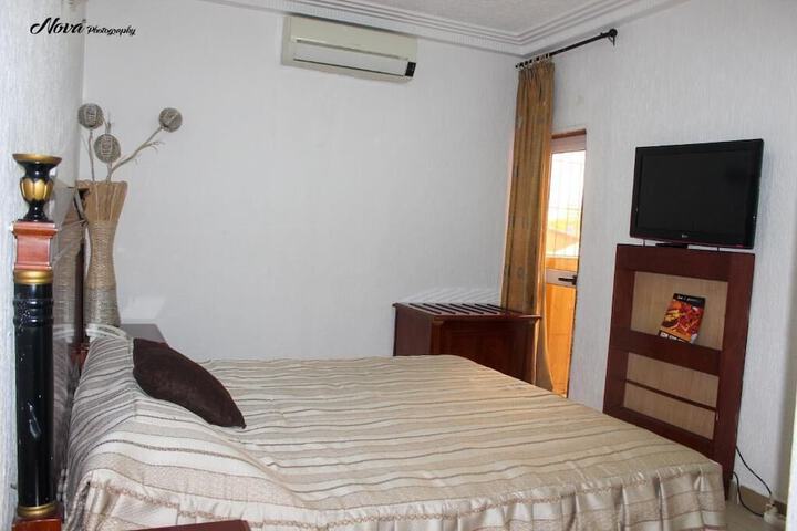 Room 27 of 62