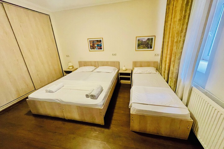 Room 16 of 146