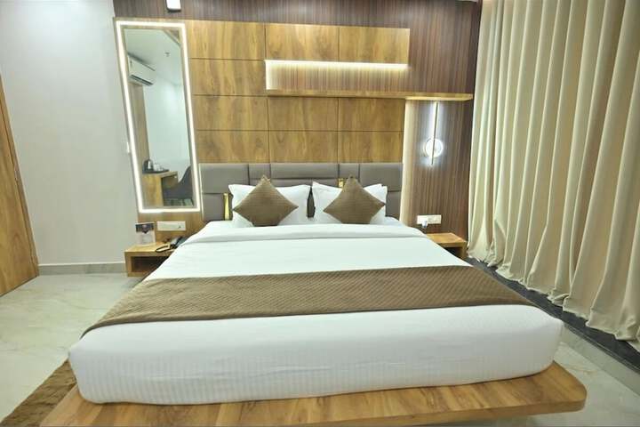 Room 10 of 50