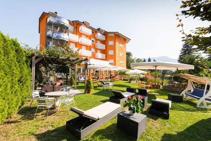 Hotel Exterior 63 of 75