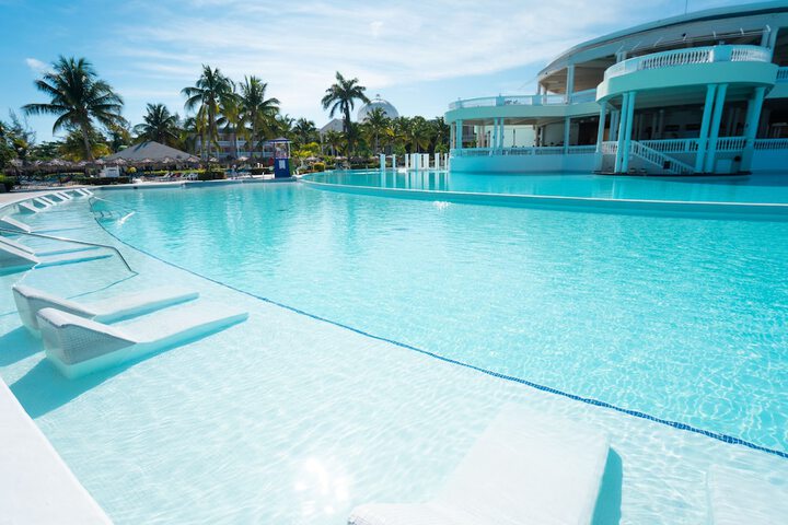Pool 84 of 272