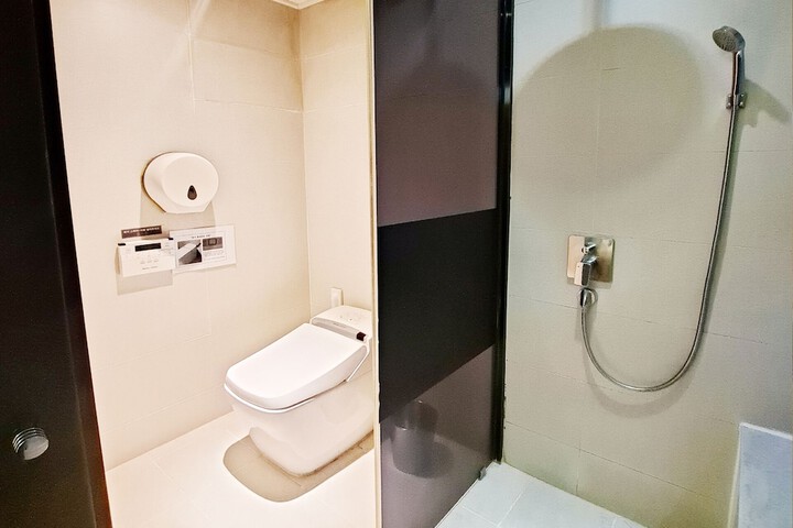 Room 70 of 89