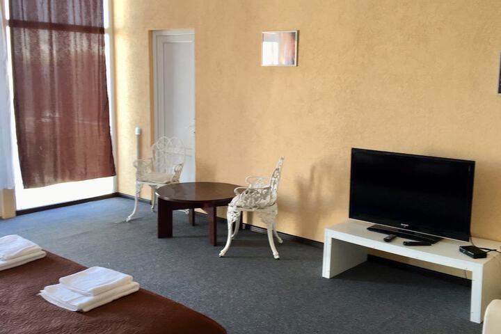 Room 6 of 26