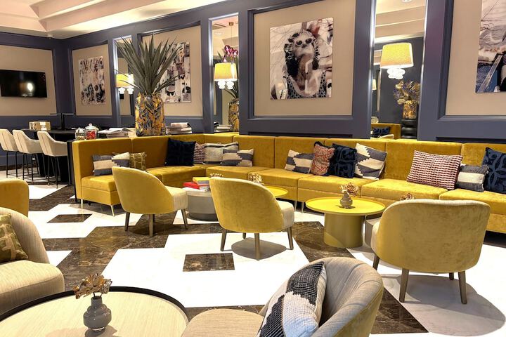 Entrance & Lobby