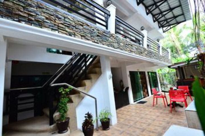 Travellers Pad Boracay