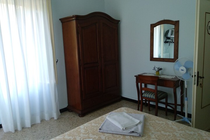 Room 5 of 47