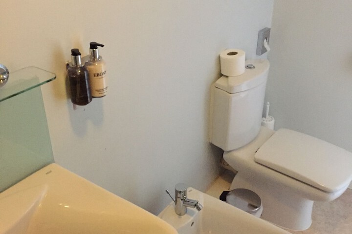 Room 42 of 76