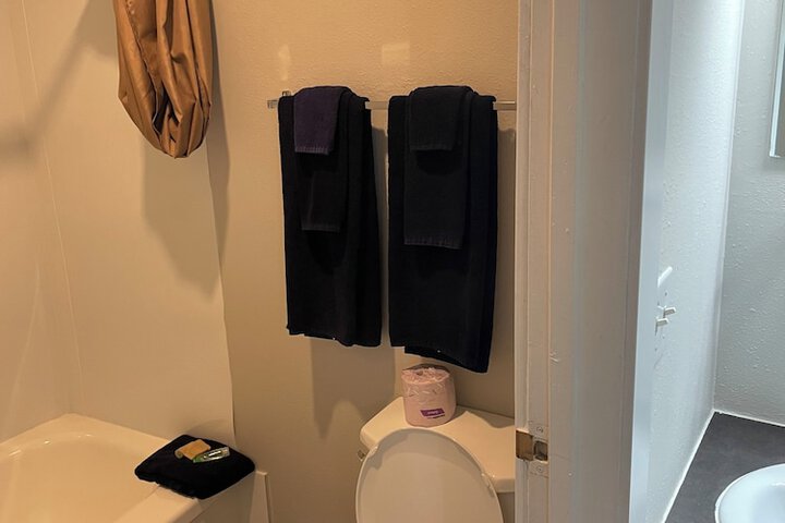 Room 8 of 10