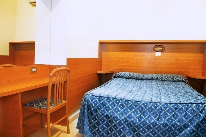 Room 6 of 19