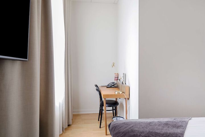 Room 54 of 141