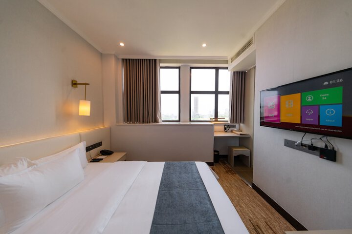 Room 17 of 48