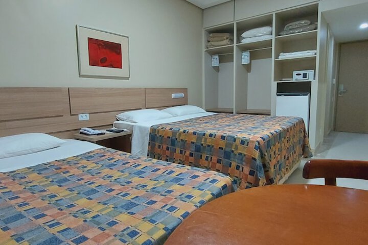 Room 42 of 80