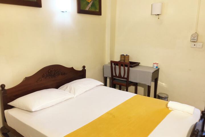 Room 18 of 48