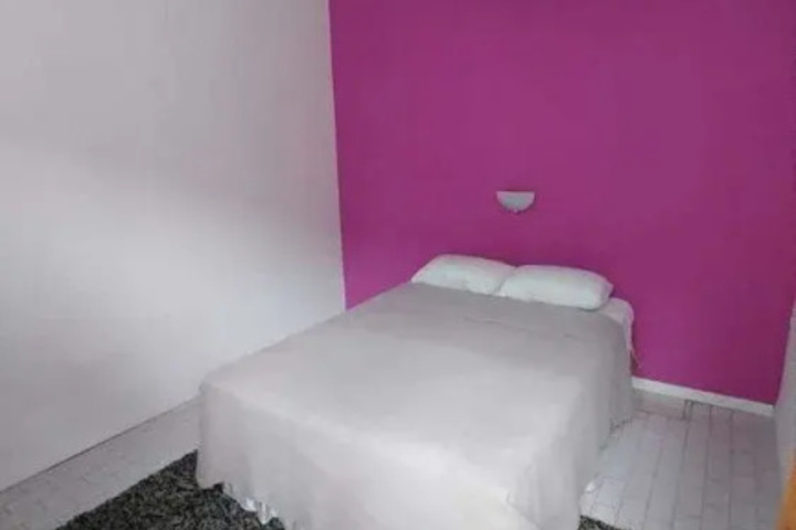 Room 2 of 11