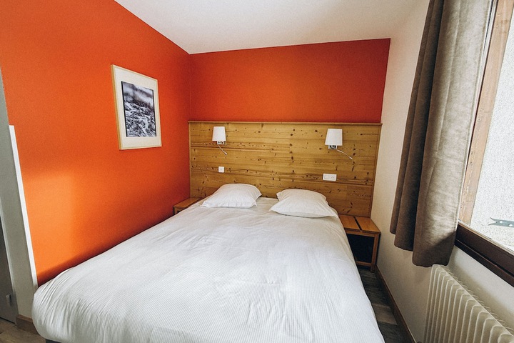 Room 42 of 115