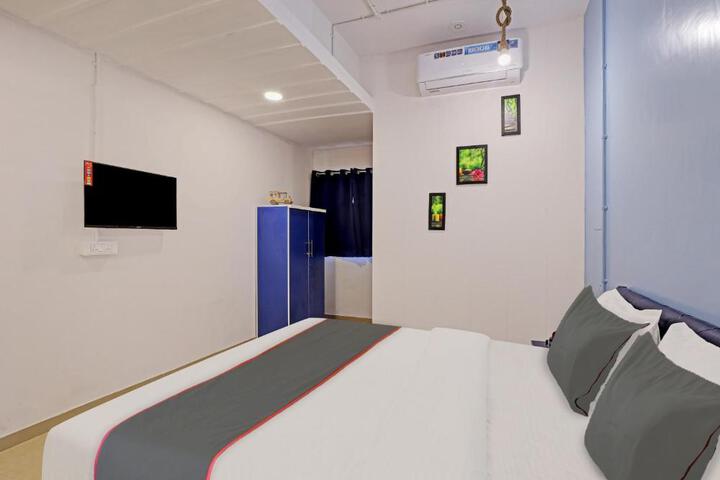 Hotel Solitaire Best Luxurious Hotel AC Rooms in Surat