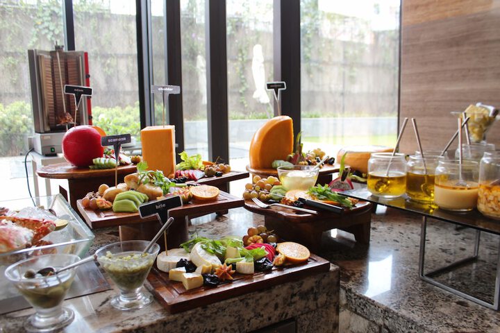 Dining 49 of 54