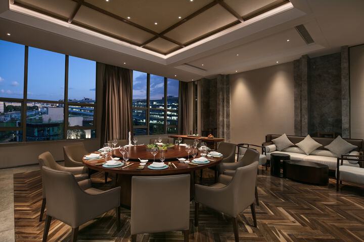 Dining 82 of 110