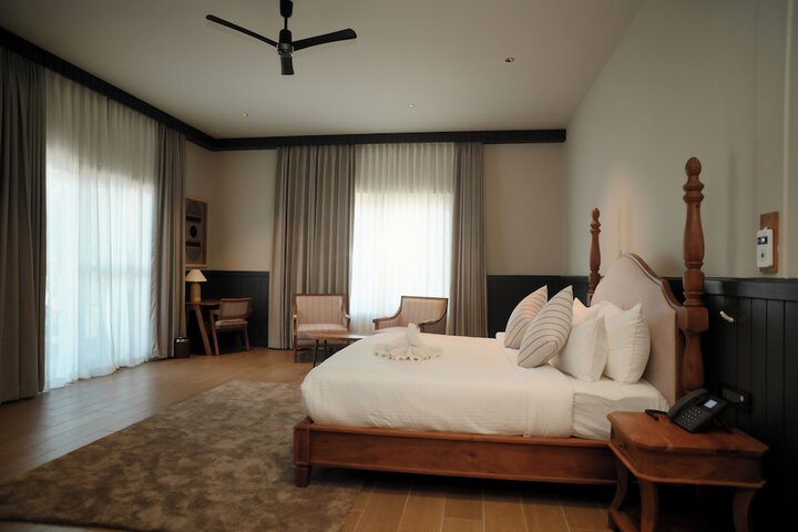 Room 7 of 13